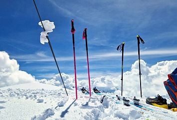 Skitourenfoto vom Gipfel des Hohen Riffler