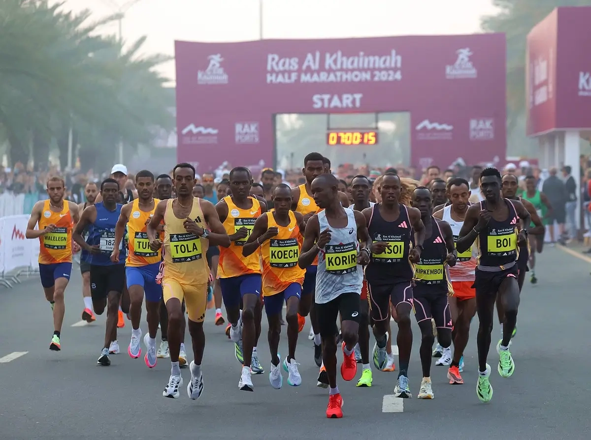Ergebnisse RAK-Halbmarathon 2026: Von der OP zum Sieg in Weltklassezeit RAK-Halbmarathon